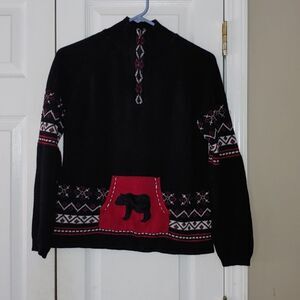 Timber Lea sweater with kangaroo pocket with bear Sz M